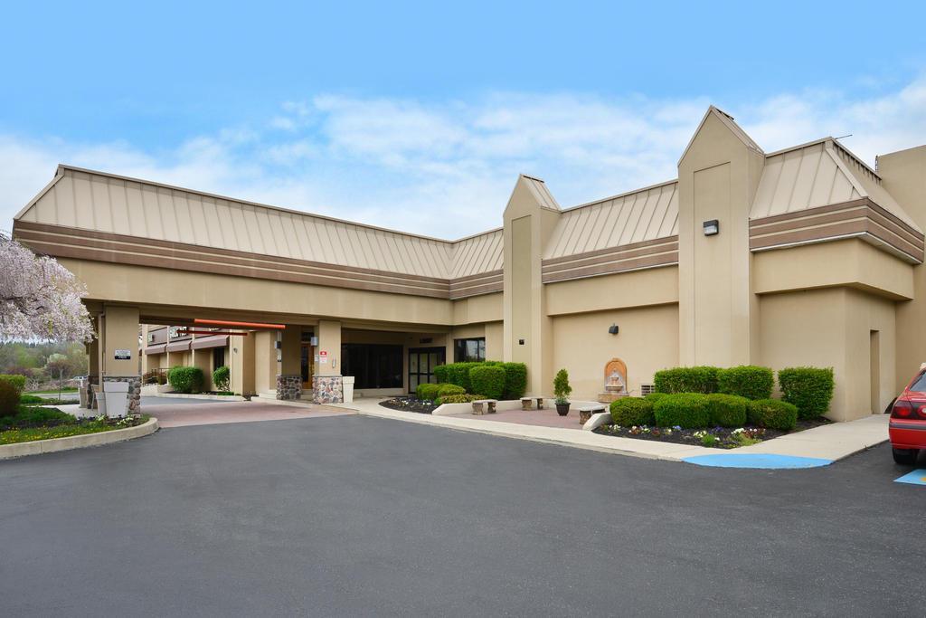 Clarion Hotel And Conference Center Harrisburg West New Cumberland Exterior photo
