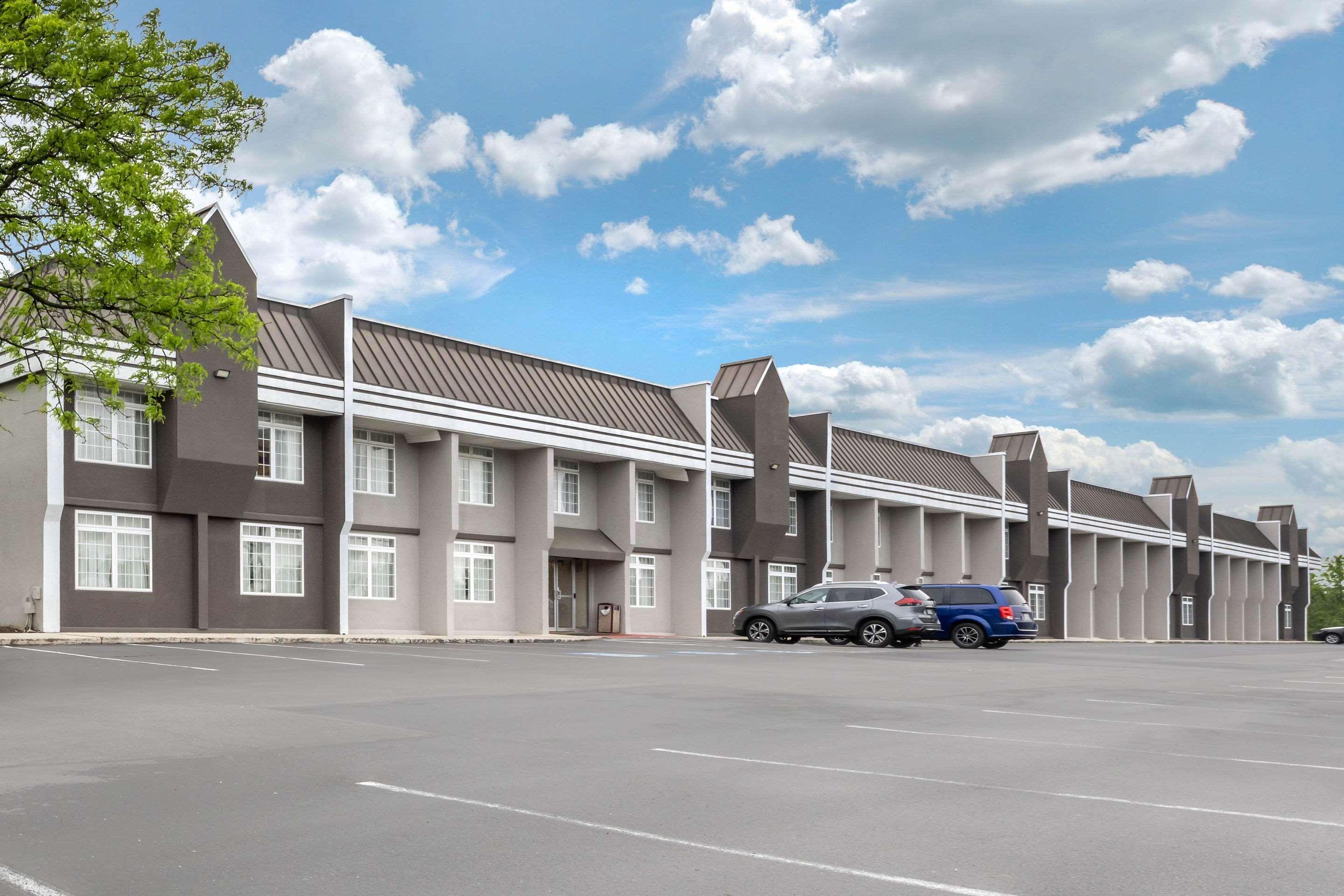 Clarion Hotel And Conference Center Harrisburg West New Cumberland Exterior photo