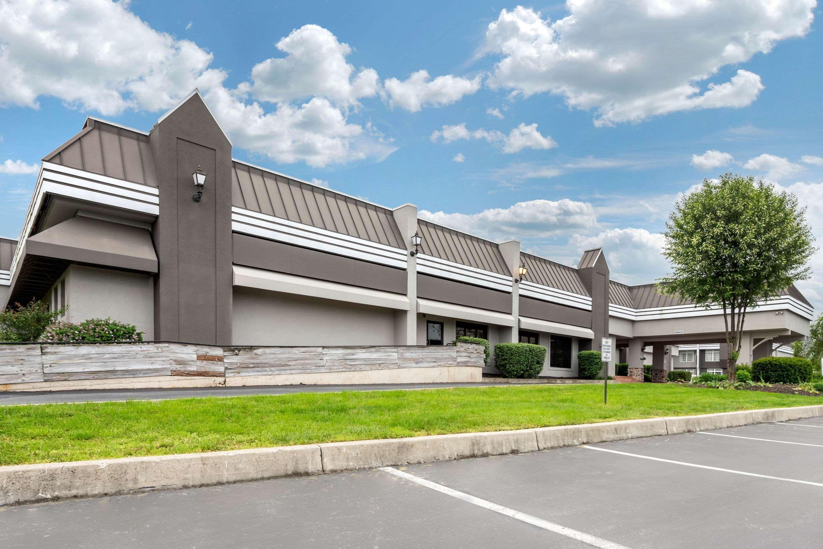 Clarion Hotel And Conference Center Harrisburg West New Cumberland Exterior photo